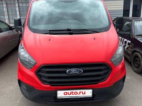 2018 Ford Transit Custom, красный, 2200000 рублей - вид 2