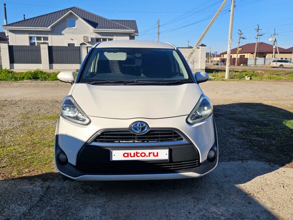 2018 Toyota Sienta II, белый, 1590000 рублей - вид 2