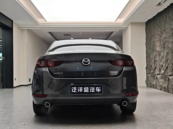 2021 Mazda 3 Axela IV (BP), серебристый, 1794000 рублей - вид 4