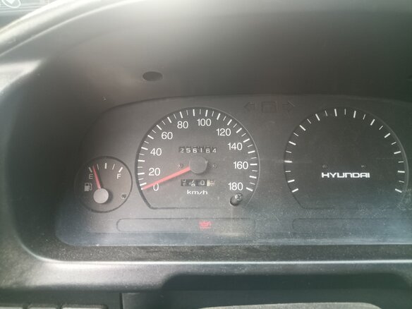 2011 Hyundai Porter, серебристый - вид 1