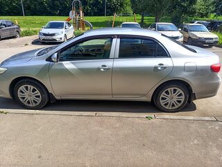 2011 Toyota Corolla X (E140, E150) Рестайлинг, серебристый, 750000 рублей, вид 3