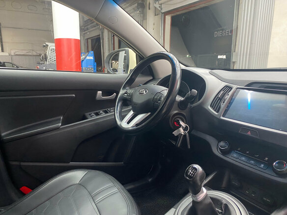 2014 Kia Sportage III Рестайлинг, белый, 1523000 рублей - вид 16