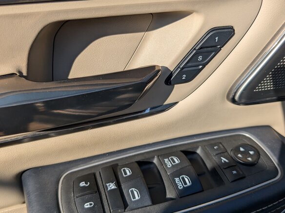2021 Ram 1500 Crew Cab V, серый, 7500000 рублей - вид 8