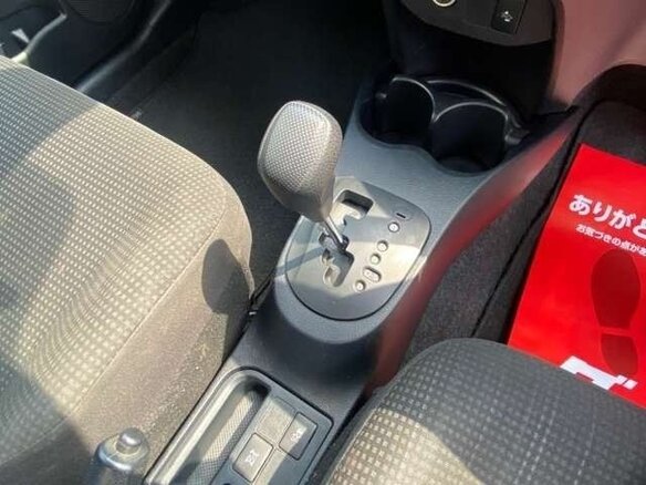 2018 Toyota Vitz III (XP130) Рестайлинг, серый, 990000 рублей - вид 14