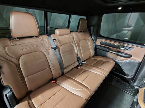 2023 Ram 1500 Crew Cab V, чёрный, 8351000 рублей - вид 16