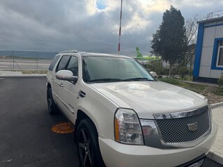 2011 Cadillac Escalade III, белый, 1500000 рублей, вид 1
