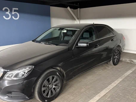2014 Mercedes-Benz E-Класс 200 IV (W212, S212, C207) Рестайлинг, чёрный, 1640000 рублей, вид 4