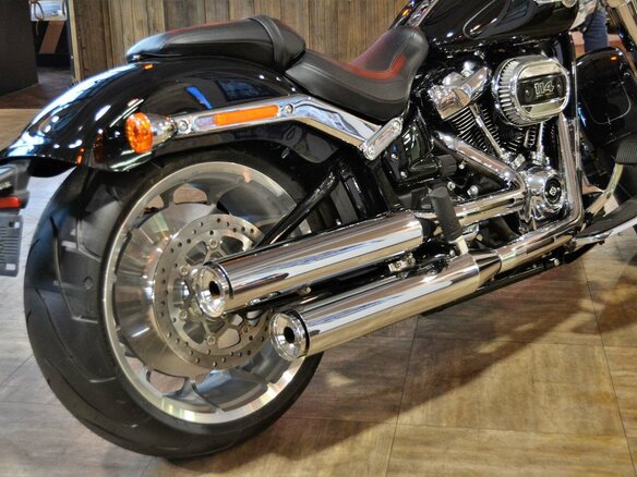 2023 Harley-Davidson Fat Boy, чёрный, 3700000 рублей - вид 9