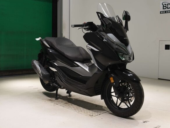2018 Honda Forza, чёрный, 320000 рублей - вид 2