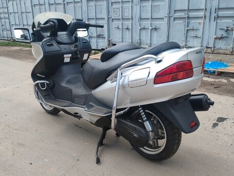 2003 Suzuki Burgman (SkyWave) 650, серебристый, 379000 рублей, вид 3
