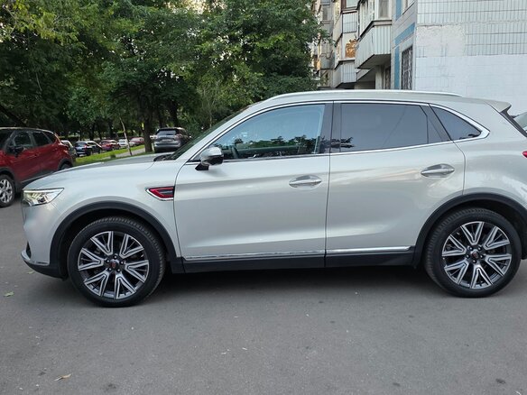 2023 Hongqi HS5 I, серебристый, 2300000 рублей - вид 6