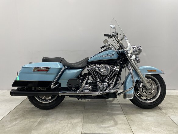 2006 Harley-Davidson Road King, голубой, 689000 рублей