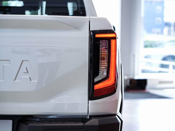 2026 Toyota Hilux IX, белый, 7500000 рублей - вид 20