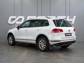 2015 Volkswagen Touareg II Рестайлинг, белый, 2349000 рублей, вид 2
