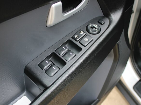 2011 Kia Sportage III, серебристый, 1189000 рублей - вид 9