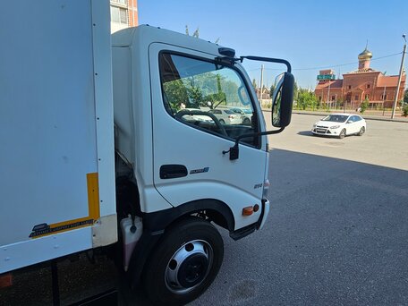 2011 Toyota Dyna, белый, 4200000 рублей, вид 4