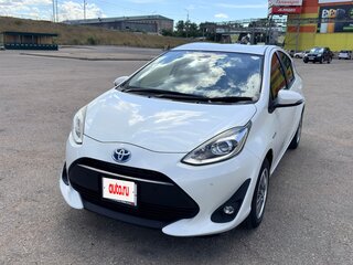 2018 Toyota Aqua I Рестайлинг 2, белый, 1000000 рублей, вид 2