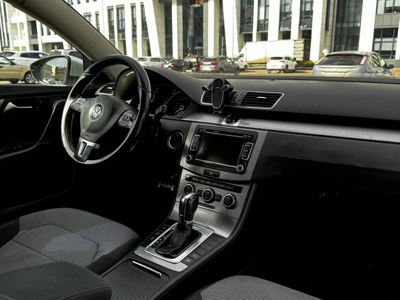 2012 Volkswagen Passat B7, серебристый, 990000 рублей - вид 5