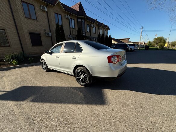 2007 Volkswagen Jetta V, серебристый, 700000 рублей - вид 5