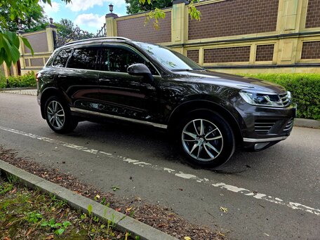 2016 Volkswagen Touareg II Рестайлинг, коричневый, 2400000 рублей, вид 5