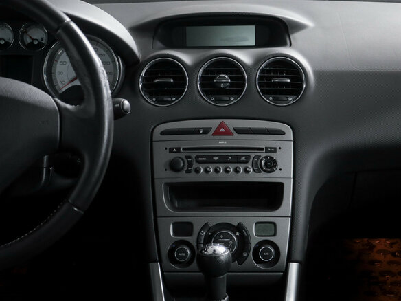 2009 Peugeot 308 I, красный, 640000 рублей - вид 12