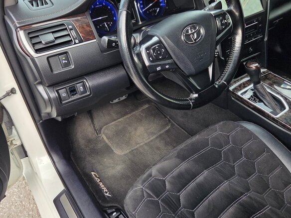 2017 Toyota Camry VII (XV50) Рестайлинг 2, белый, 2450000 рублей - вид 8