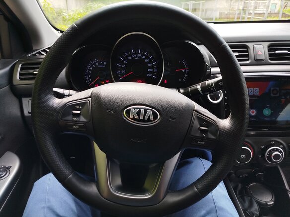 2014 Kia Rio 5-speed III, синий, 970000 рублей - вид 6