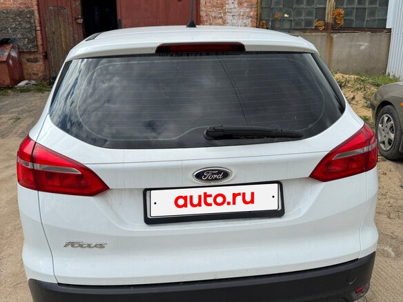 2016 Ford Focus III Рестайлинг, белый, 1100000 рублей - вид 3