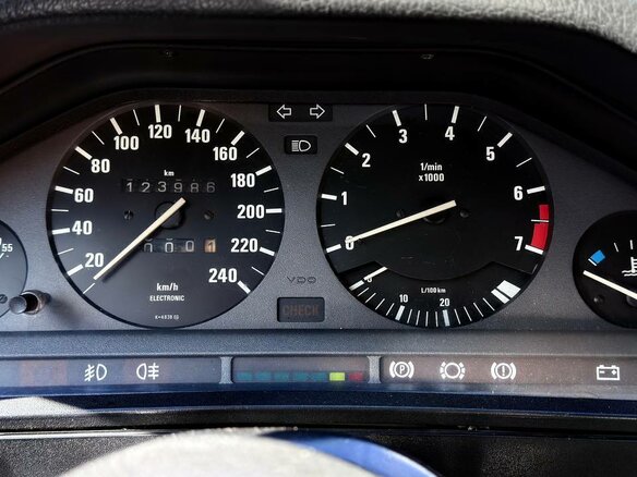 1986 BMW 3 серии 320i II (E30), серый - вид 9