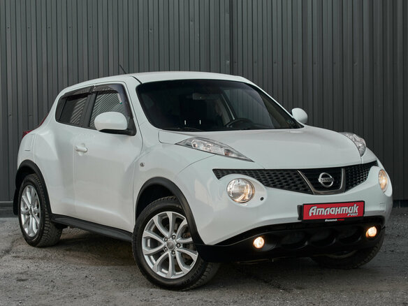 2013 Nissan Juke I, белый - вид 3
