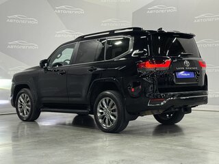 2021 Toyota Land Cruiser 300 Series, чёрный, 10800000 рублей, вид 3