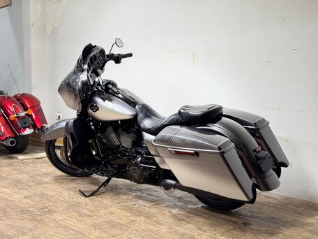 2019 Harley-Davidson CVO Street Glide, серый, 1680000 рублей, вид 4