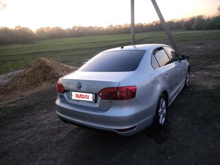 2013 Volkswagen Jetta VI, серебристый, 1050000 рублей, вид 3