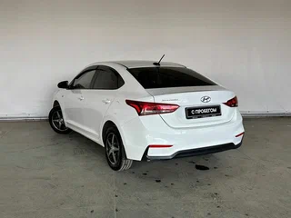 2017 Hyundai Solaris II, белый, 1010000 рублей, вид 4