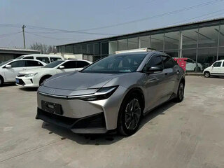 2025 Toyota bZ3, серебристый, 2770000 рублей, вид 1
