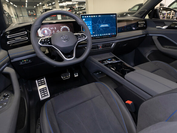 2026 Volkswagen Tiguan L Pro III (China Market), серый, 5000000 рублей - вид 6