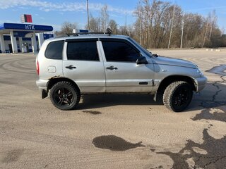 2004 Chevrolet Niva I, серебристый, 270000 рублей, вид 4