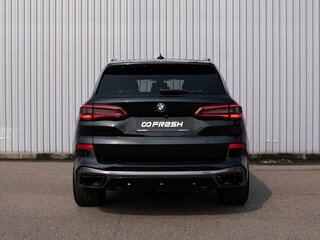 2019 BMW X5 40i IV (G05/G18), чёрный, 6229000 рублей, вид 4