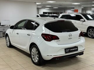 2013 Opel Astra J Рестайлинг, белый, 585000 рублей, вид 2