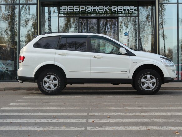 2011 SsangYong Kyron I Рестайлинг, белый, 980000 рублей - вид 2