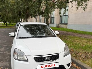 2011 Kia Rio II Рестайлинг, белый, 450000 рублей, вид 1