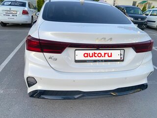 2021 Kia K3 II Рестайлинг, белый, 1800000 рублей, вид 4