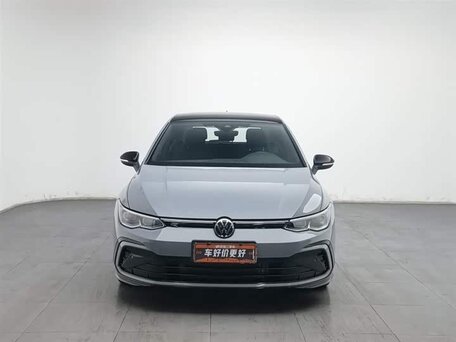 2022 Volkswagen Golf VIII, серый, 1990000 рублей, вид 3