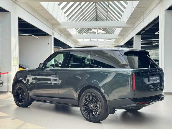 2026 Land Rover Range Rover P400 MHEV V, зелёный, 20990000 рублей - вид 13