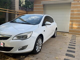 2011 Opel Astra J, белый, 690000 рублей, вид 1