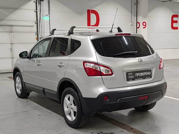 2013 Nissan Qashqai I Рестайлинг, серебристый, 900000 рублей - вид 6