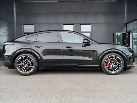 2026 Porsche Cayenne S Electric Coupé IV, чёрный, 25630000 рублей - вид 4