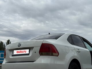 2015 Volkswagen Polo V, белый, 420000 рублей, вид 4