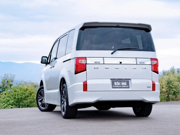 2023 Mitsubishi Delica D:5 I Рестайлинг, белый, 2700000 рублей - вид 6