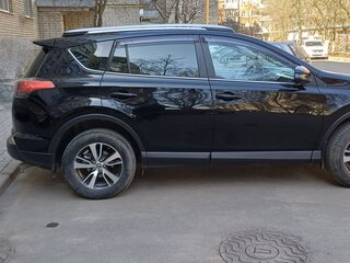 2018 Toyota RAV4 IV (XA40) Рестайлинг, чёрный, 2450000 рублей, вид 2